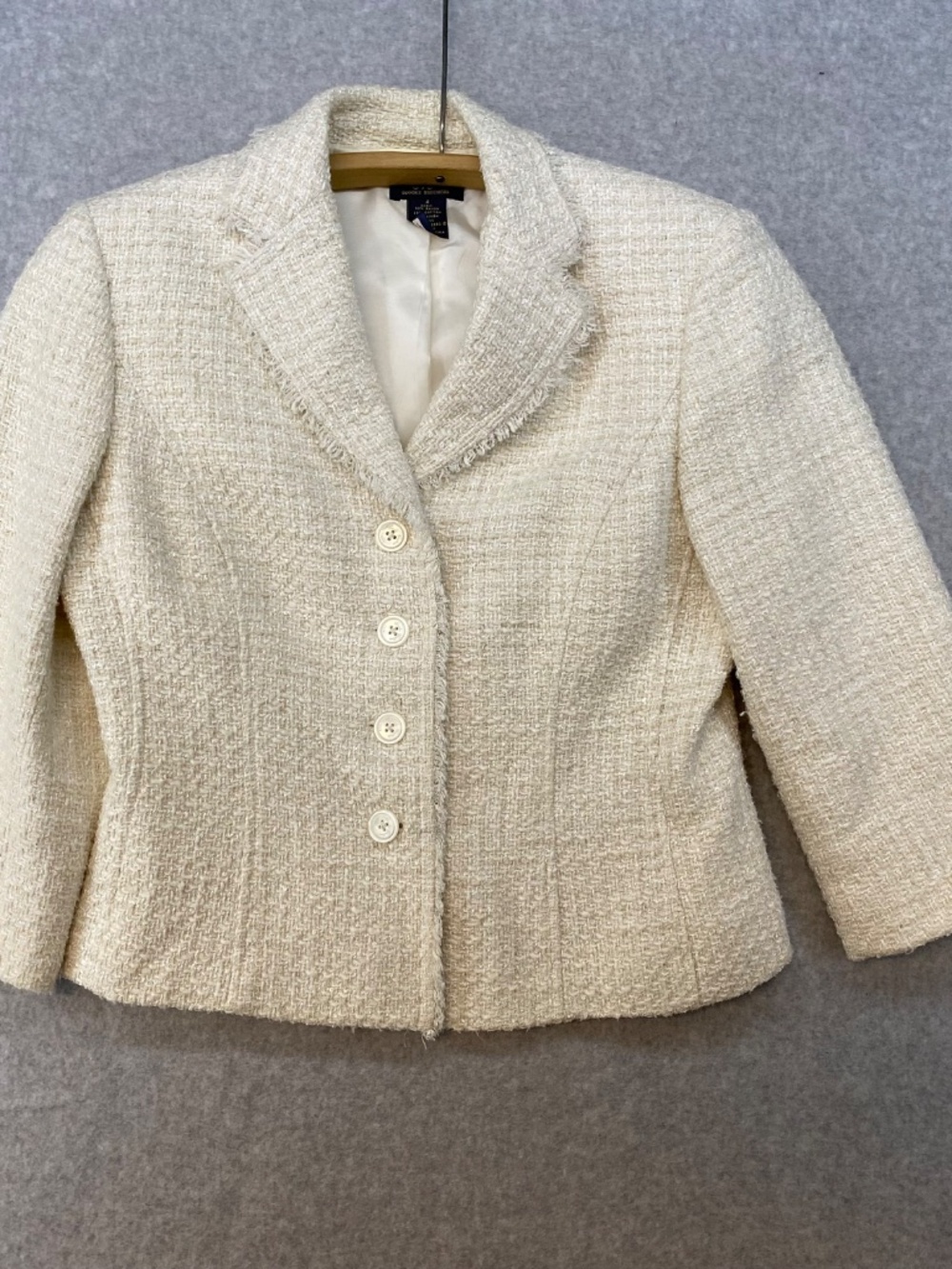 Brooks Brothers Size 4  Women's Ivory Boucle Tweed  Fringe Blazer • 4 Button